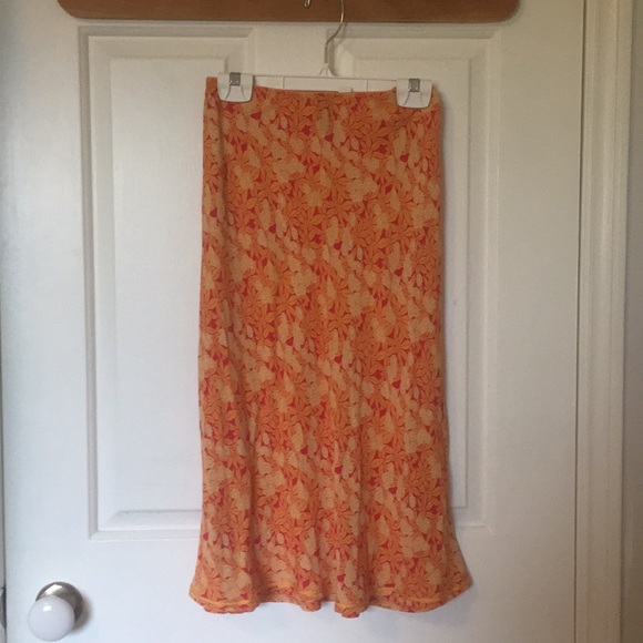 Vintage Gap Midi Skirt - Picture 2 of 4